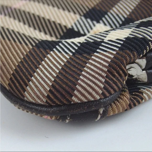 Burberry Kiss Lock Coin Purse with Chain Wrist strap - Picture 5 of 10